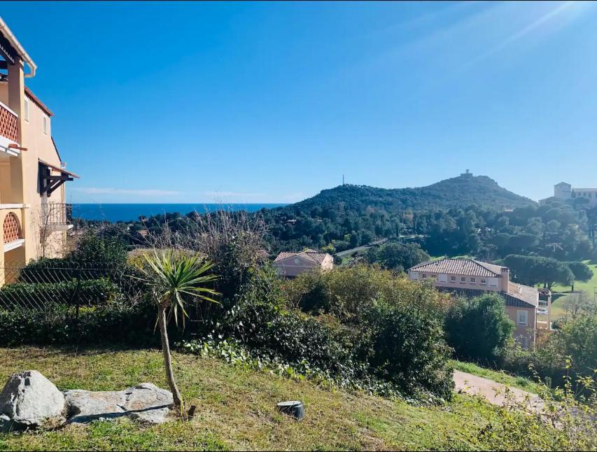 Village Cap Esterel, Piscine, Plage แซ็งต์-ราฟาเอล ภายนอก รูปภาพ