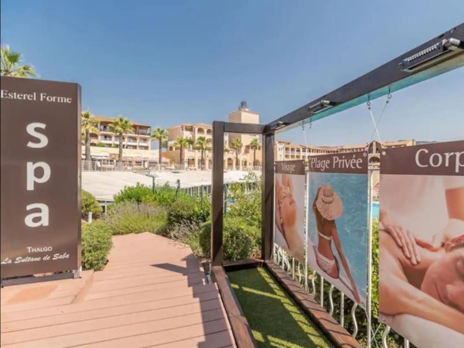 Village Cap Esterel, Piscine, Plage แซ็งต์-ราฟาเอล ภายนอก รูปภาพ