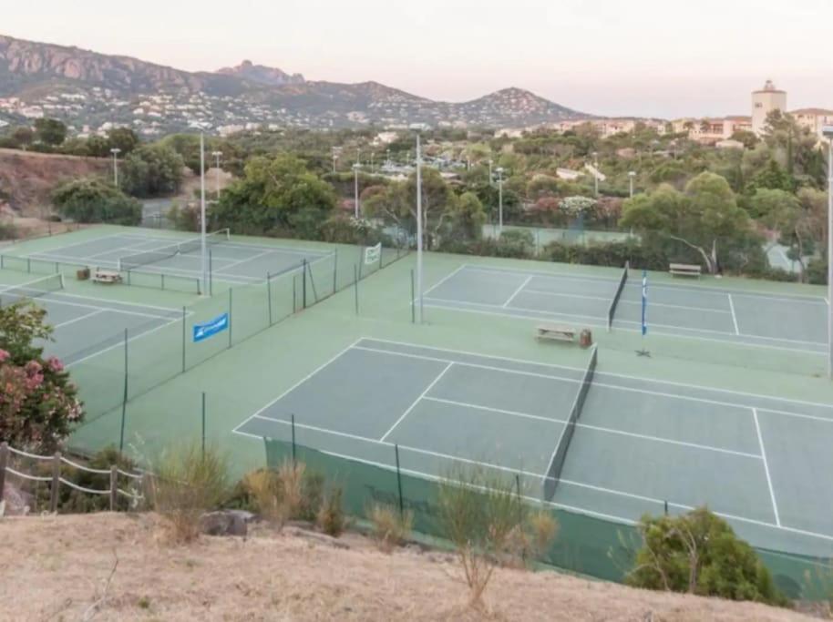 Village Cap Esterel, Piscine, Plage แซ็งต์-ราฟาเอล ภายนอก รูปภาพ