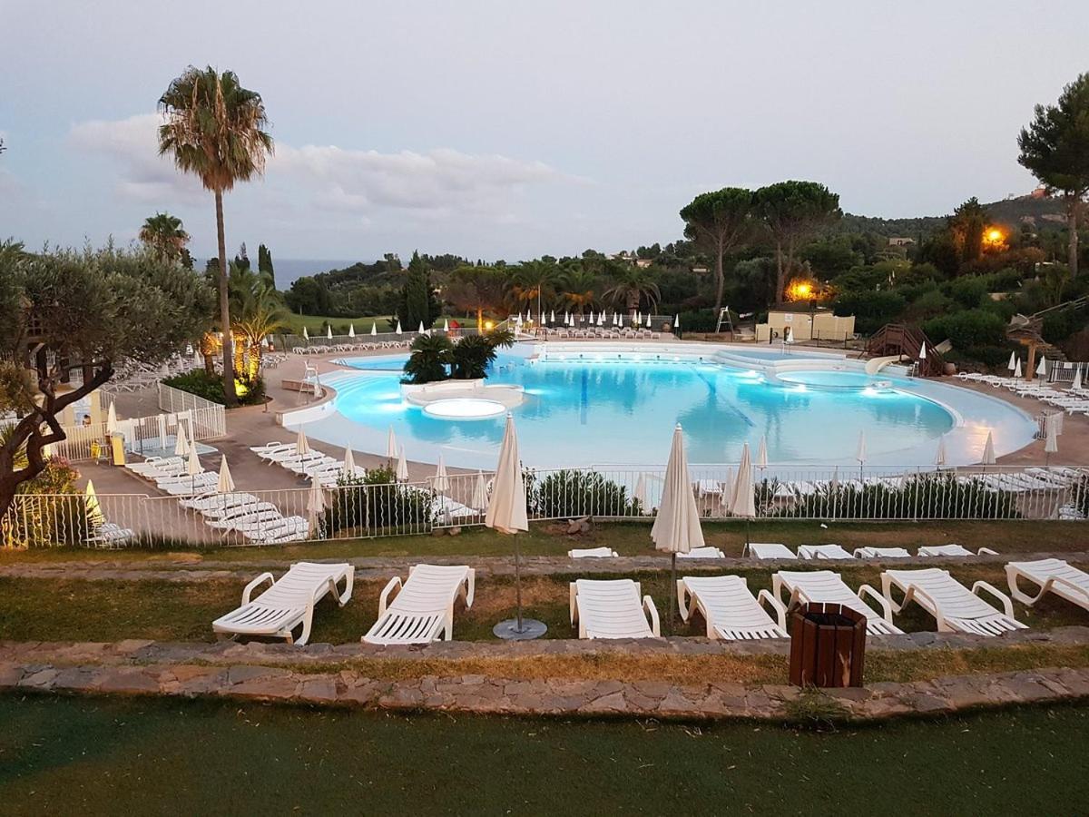 Village Cap Esterel, Piscine, Plage แซ็งต์-ราฟาเอล ภายนอก รูปภาพ