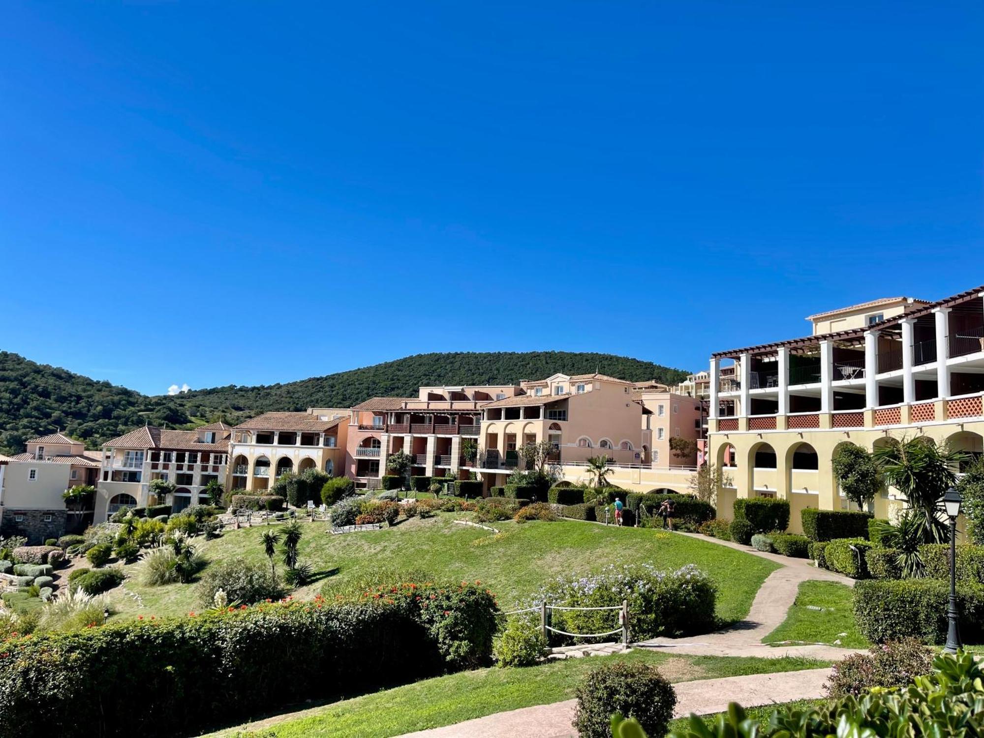 Village Cap Esterel, Piscine, Plage แซ็งต์-ราฟาเอล ภายนอก รูปภาพ
