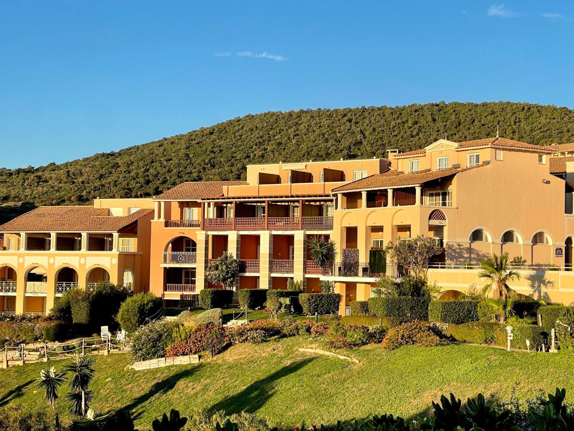 Village Cap Esterel, Piscine, Plage แซ็งต์-ราฟาเอล ภายนอก รูปภาพ