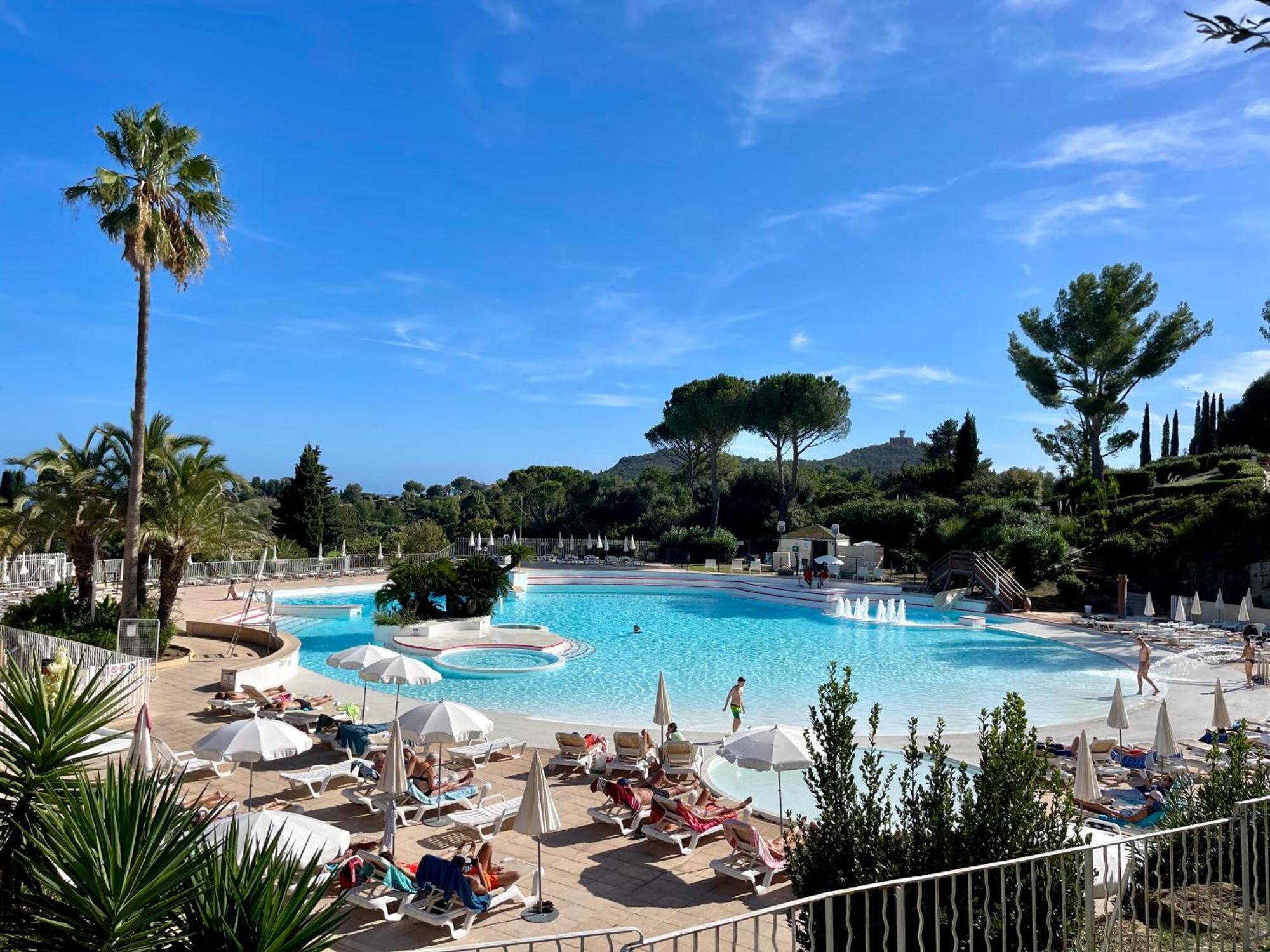 Village Cap Esterel, Piscine, Plage แซ็งต์-ราฟาเอล ภายนอก รูปภาพ